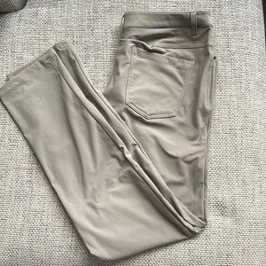 Like new Lulu lemon ABC’s. 32x34